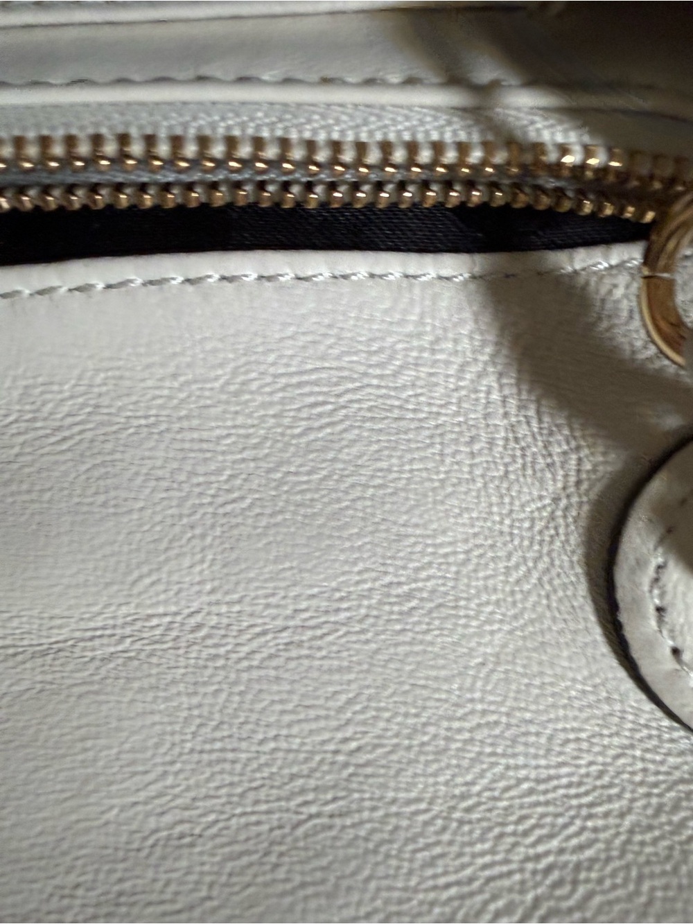 Tory Burch White and Black Quilted Crossbody with Gold Chain - Picture 7 of 7